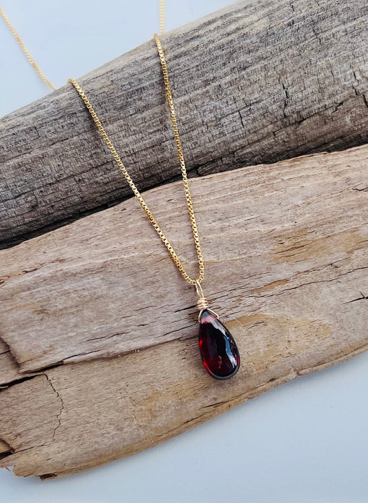 Minimalist Garnet Necklace for Protection and Inner Strength