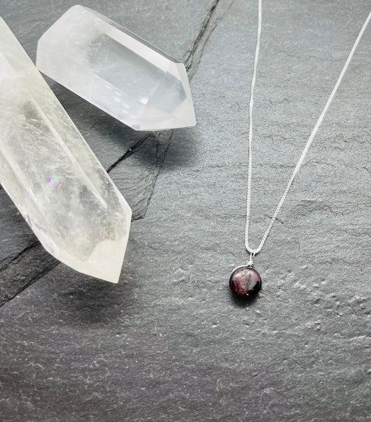 Protection Stone Necklace, Protection Crystal Jewelry, Garnet necklace, Empath Protection Gemstone jewelry